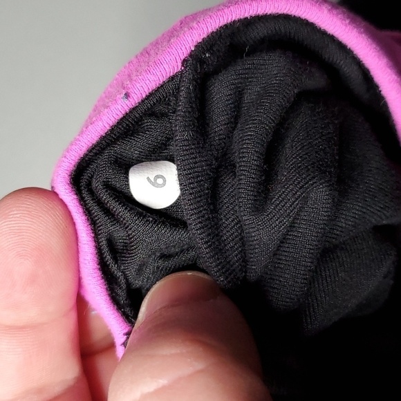 Lululemon black and pink size 6 cropped leggings - Picture 6 of 7